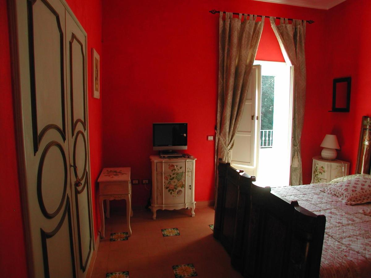 Les Chandelles San Menaio Buitenkant foto